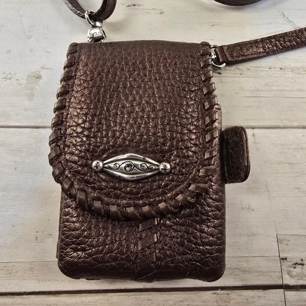 Brighton Bronze Pebbled Leather Crossbody Cell Phone Wallet Purse Silver Scroll